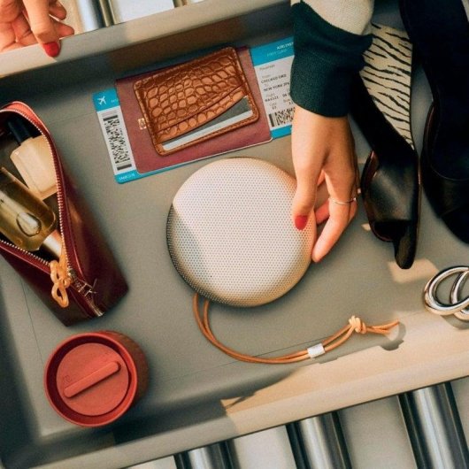 Altifalantes Bang & Olufsen Portátil Bluetooth 60W IP67 24h Microfone Alumínio