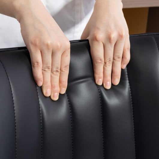 Banquetas giratórias Homcom 2 com rotação de 360°, revestidas em pele sintética preta.