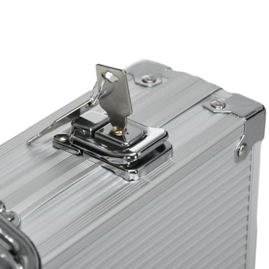 Conjunto de póquer Sportnow com 500 fichas, 2 baralhos de cartas, 5 dados e tapete de jogo prateado.