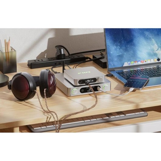 Ricevitore Bluetooth FiiO BR15 R2R 2,2 Vrms RCA/XLR Hi-Res Wireless DAC R2R LCD