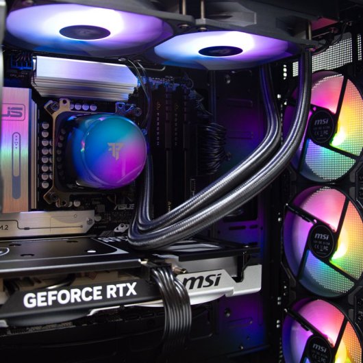 PcCom Imperial AMD Ryzen 7 5800X / 32GB / 2TB M.2 SSD / RTX 5070 / Windows 11 Home