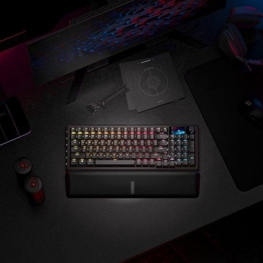 Teclado Corsair Vanguard 96 Wireless mecánico compacto con pantalla LCD, RGB
