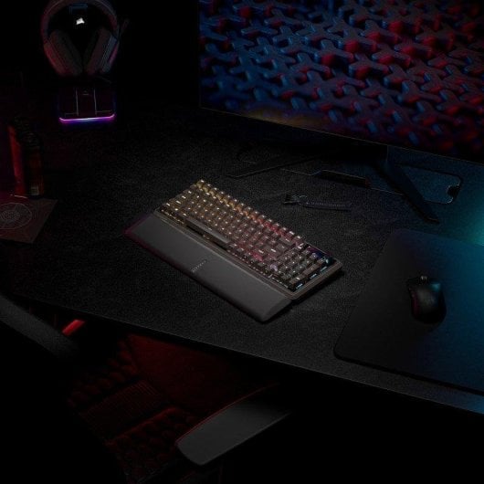 Teclado Corsair Vanguard 96 Wireless mecánico compacto con pantalla LCD, RGB