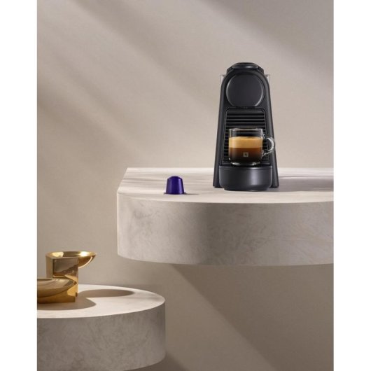 Caffettiera a capsule DeLonghi Essenza Mini 0,6L 19 bar compatta autospegnimento