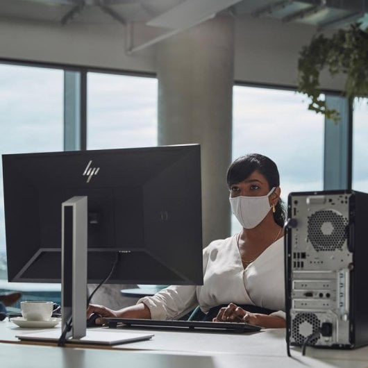 PC Sobremesa HP Pro Tower 400 G9 Intel Core i7-14700 16GB 1TB SSD UHD Graphics 770 Windows 11 Pro