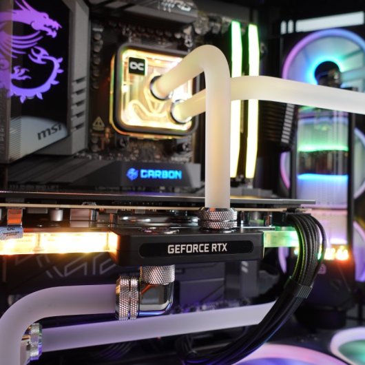 PC personalizado PcCom Ryzen 7 9850X3D / 64 GB / 4 TB / RTX 5080 / Windows 11 Pro