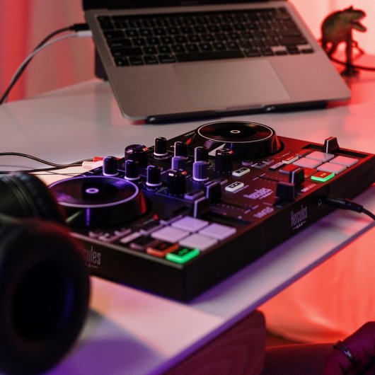 Controladora DJ Hercules DJControl Inpulse 200 MK3 USB-C Stems