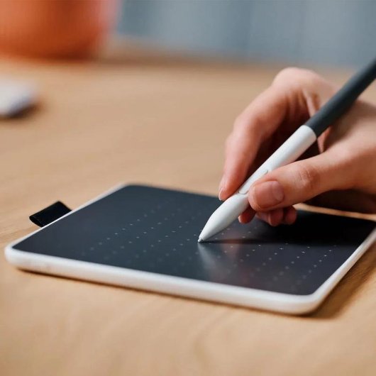 Grafiktablett Wacom One Medium kabellos und kabelgebunden 216 x 135 mm USB Bluetooth