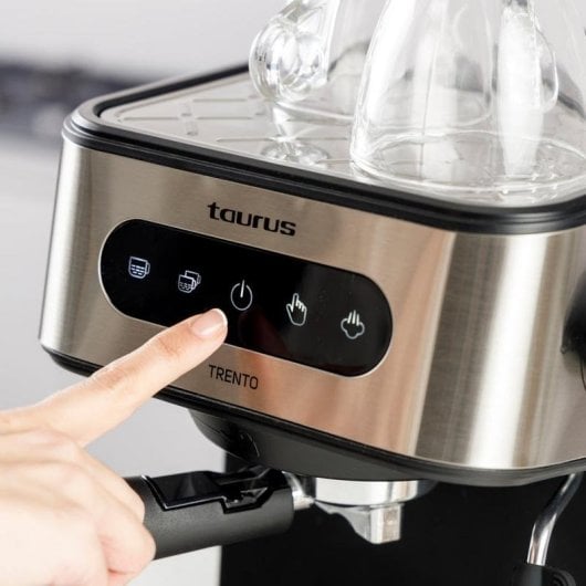 Cafetière expresso Taurus Trento 1,5 L 20 Bars avec buse vapeur et panneau tactile