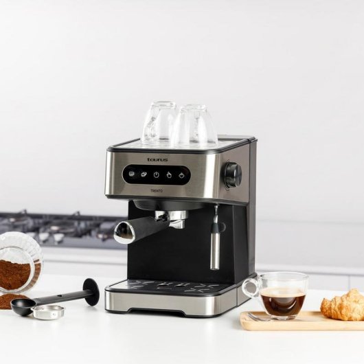 Cafetière expresso Taurus Trento 1,5 L 20 Bars avec buse vapeur et panneau tactile