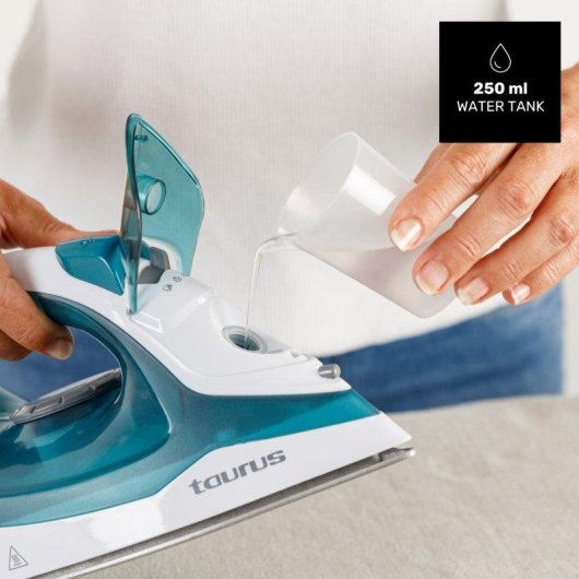 Plancha Taurus Baltic 2400W suela teflón vapor vertical antical antigoteo azul