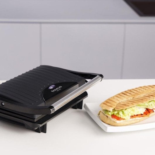 Sandwichera Taurus Amazing GR1700 placas grill antiadherentes 700W gris