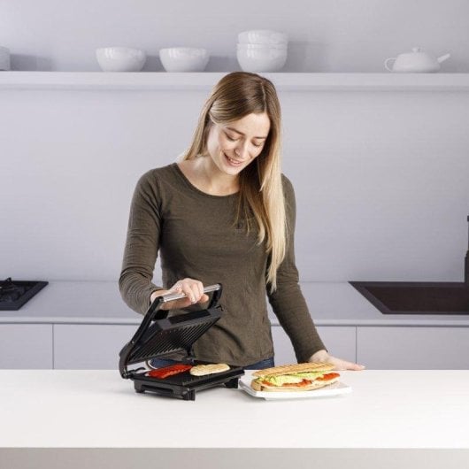 Sandwichera Taurus Amazing GR1700 placas grill antiadherentes 700W gris