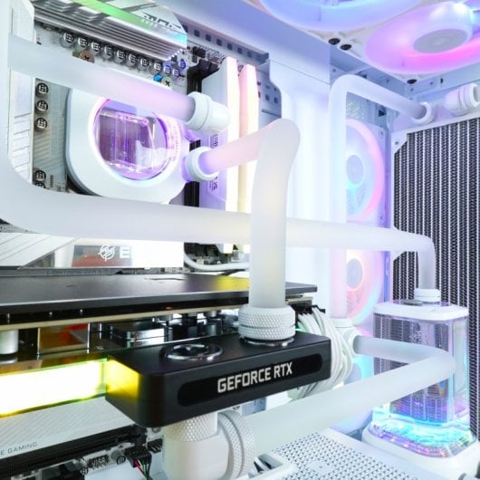 PcCom Custom AMD Ryzen 9 9950X3D / 32GB / 4TB / RTX 5080 / Windows 11 Pro