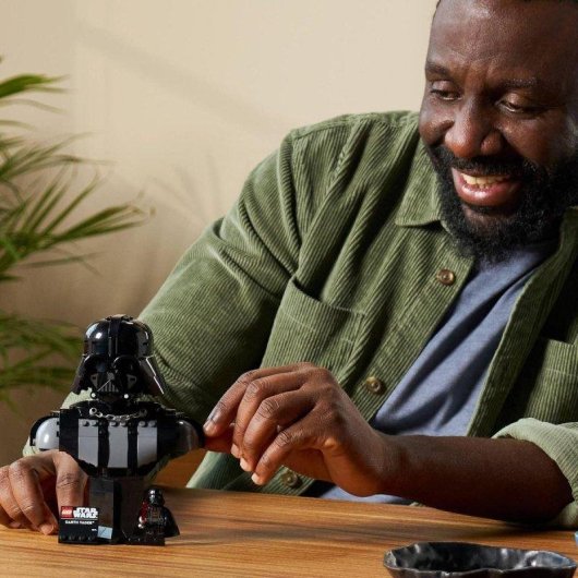 LEGO Star Wars Buste de Darth Vader 75439 349 pieces