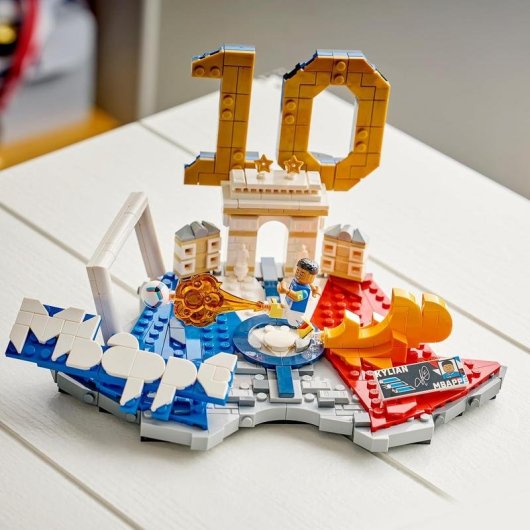 LEGO Editions Kylian Mbappé Fenómenos del Fútbol 43013 490 piezas
