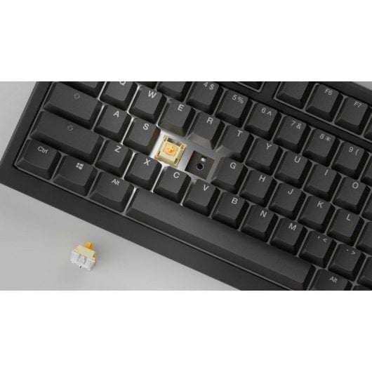 Teclado Ducky One X Wireless mecánico con switches inductivos y RGB completo
