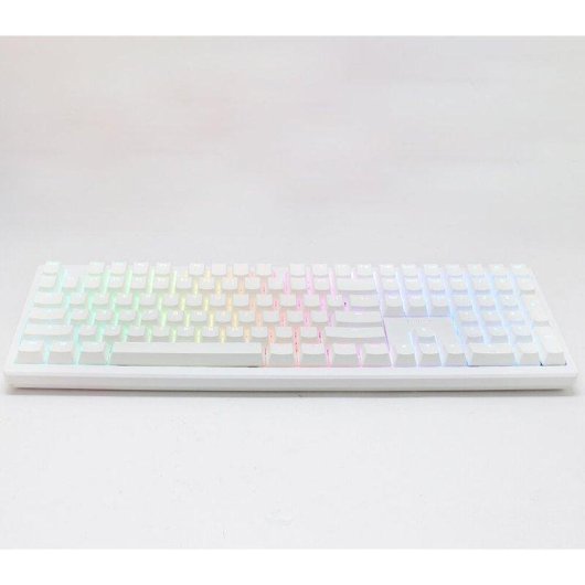 Teclado Ducky Zero 6108 mecánico hot-swap con teclas PBT y RGB Tri-mode