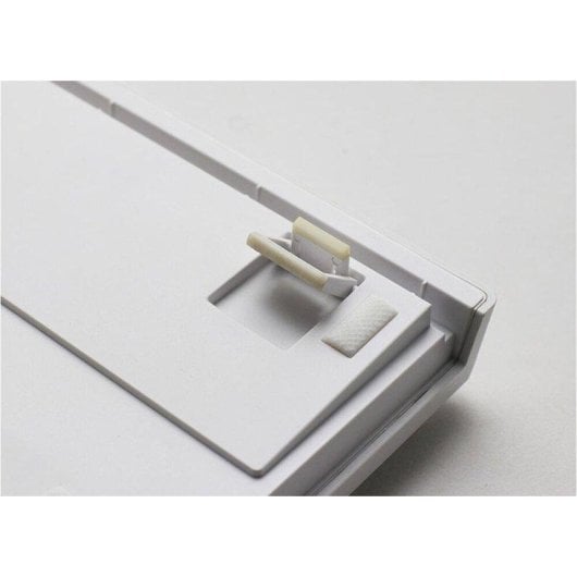 Teclado Ducky Zero 6108 mecánico hot-swap con teclas PBT y RGB Tri-mode