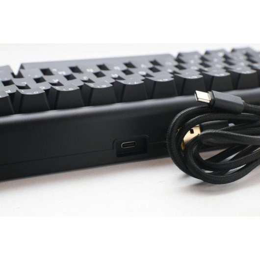 Teclado Ducky Tinker65 mecánico compacto con switches Cherry MX y RGB