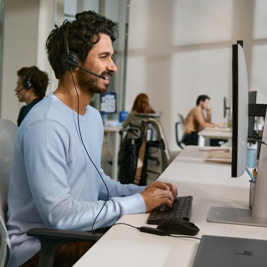 Auriculaires Poly Mission 425 filaires USB-C USB-A avec réduction de bruit noirs