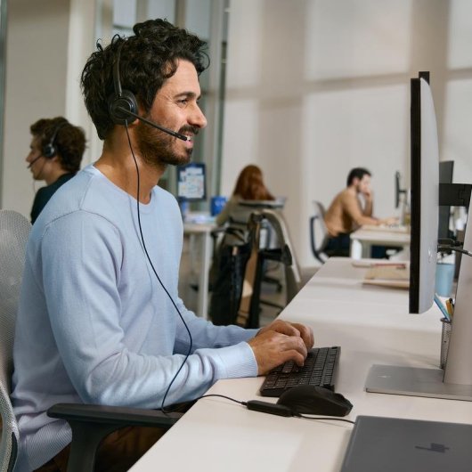 Auriculaires Poly Mission 425 filaires USB-C et USB-A avec réduction de bruit, noir