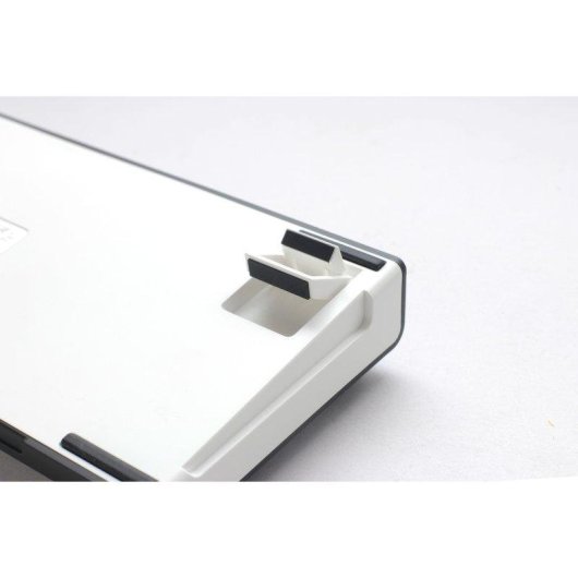 Teclado mecánico compacto Ducky Tinker65 con switches Cherry MX, iluminación RGB, keycaps PBT y diseño premium