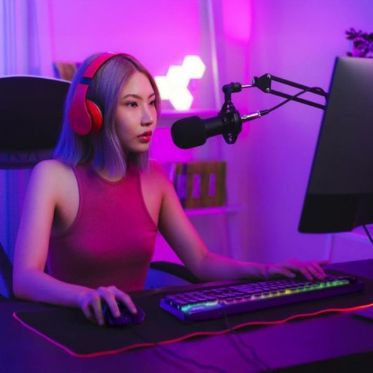 Teclado Wozinsky WKG-200 completo de membrana LED RGB USB com fio preto