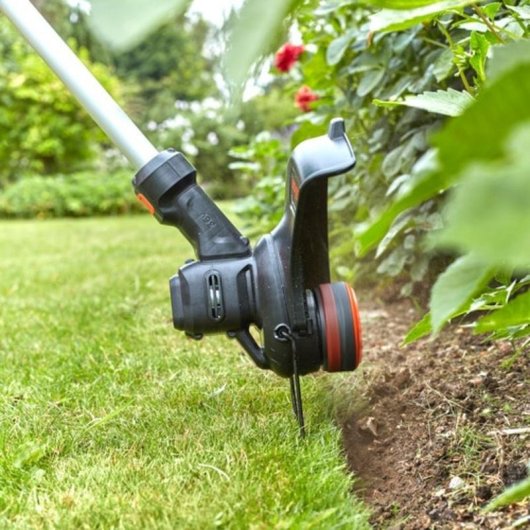 Cortabord BLACK & DECKER BCSTE636L1 36V 2,5Ah 33cm POWERCOMMAND