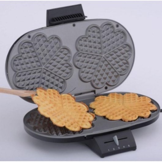 Gofrera CLOER 1320 2 barquillos forma corazón 1200 W negro