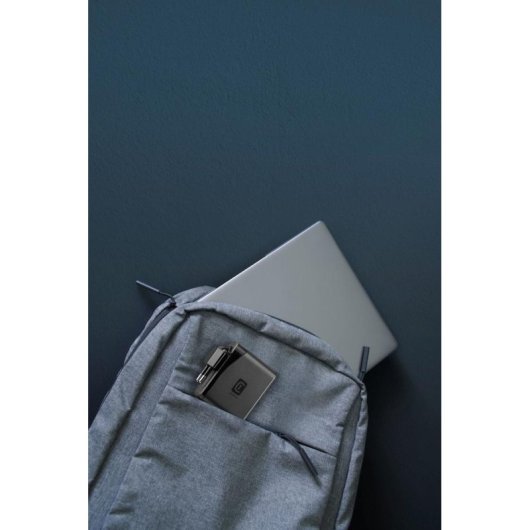 Cargador de red Cellularline PowerView IQ 67W con pantalla TFT y tecnología GaN+