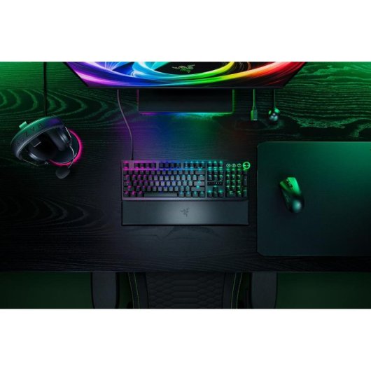 Teclado Razer Huntsman V3 Pro mecánico completo con switches optomecánicos y RGB