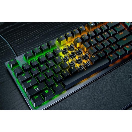 Teclado Razer Huntsman V3 Pro mecánico completo con switches optomecánicos y RGB