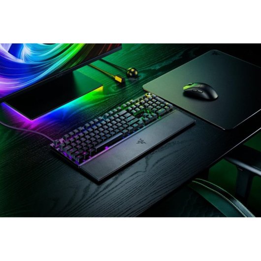 Teclado Razer Huntsman V3 Pro mecánico completo con switches optomecánicos y RGB