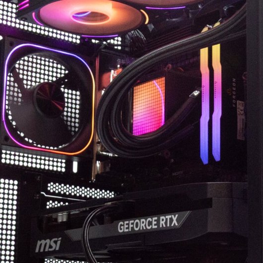 Desktop PcCom Imperial AMD Ryzen 7 9800X3D 32GB 2TB SSD RTX 5070 Ti WiFi6E