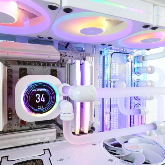 PcCom Custom Ryzen 9 9950X3D / 32GB / 4TB M.2 SSD / RTX 5090 / Windows 11 Pro