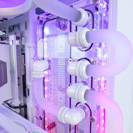 PcCom Custom Ryzen 9 9950X3D / 32GB / 4TB M.2 SSD / RTX 5090 / Windows 11 Pro