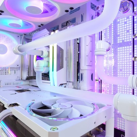 PcCom Custom Ryzen 9 9950X3D / 32GB / 4TB M.2 SSD / RTX 5080 / Windows 11 Pro