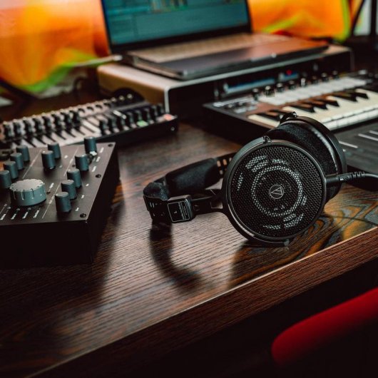 Auriculaires Audio-Technica ATH-R50x filaires pour scène et studio noirs