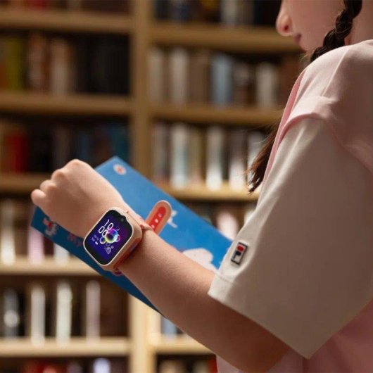 TCL Movetime MT48 4G GPS 1,68" Rosa IP68 Bateria 900 mAh Relógio Infantil