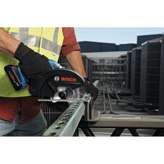 Serra circular Bosch GKM 18V-50 Professional portátil 18V compacta