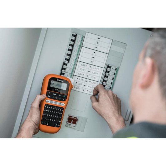 Impresora Transferencia térmica Brother PT-E110 QWERTY Negro Naranja 180x180 DPI