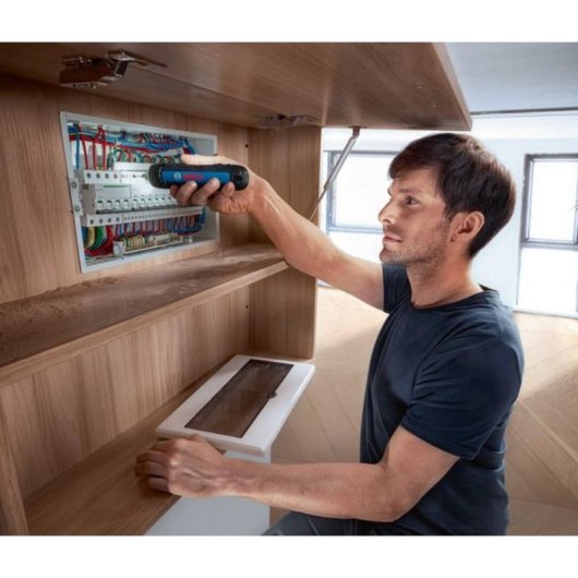 Berbequim reto Bosch GO Professional 396 RPM 5 Nm bateria 2 Ah