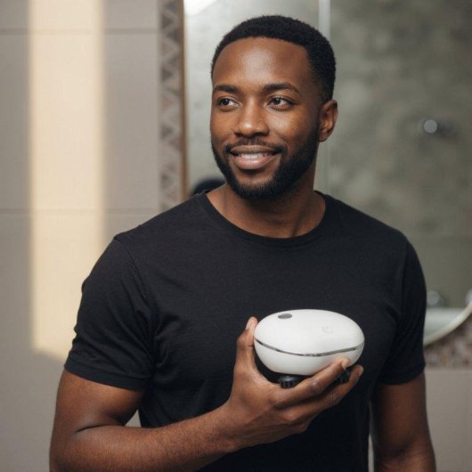 Elektrischer Masseur BODYLIFE 3D 4 Silikonkoepfe Rotes Licht