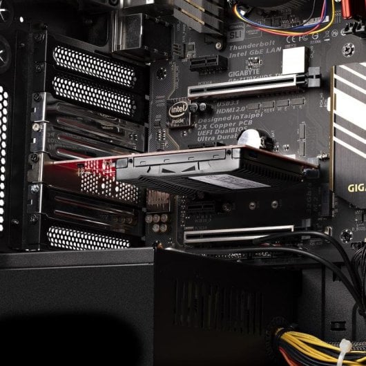 Adaptador StarTech.com U.3 a PCIe 4.0 x4 para SSDs NVMe de 2.5"