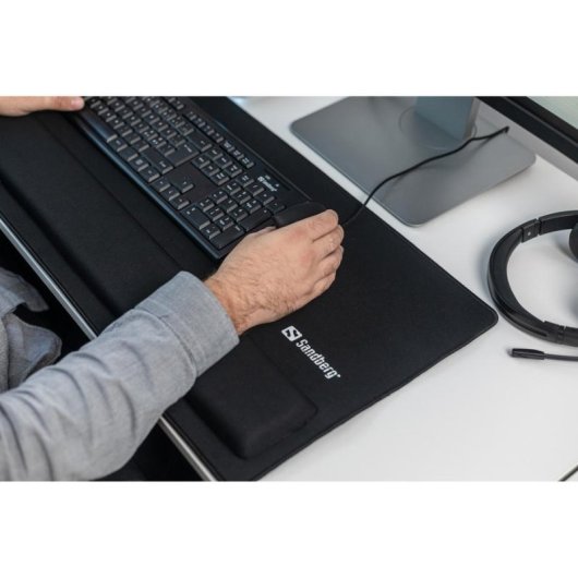 Alfombrilla Sandberg Desk Pad Pro XXL con soporte para muñecas