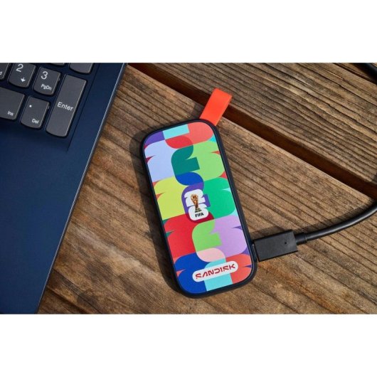 Disco Duro SanDisk SDSSDE30F 1TB SSD USB-C 800MB/s Multicolor FIFA 2026