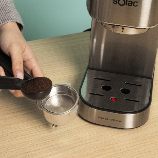 Cafetera Espresso Solac Taste Slim D20 Inox 1L 20 Bares con vaporizador y controles táctiles