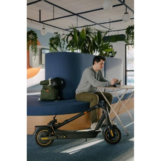 Patinete électrique Ninebot MAX G2 D 450W Autonomie 70km Roues 10" Suspension Noir