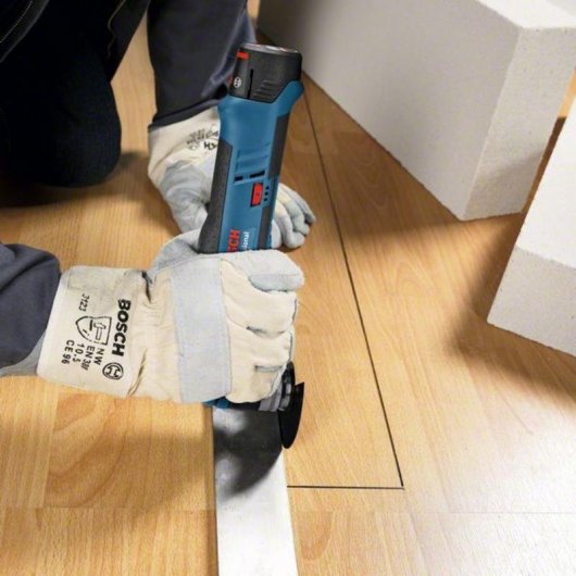 Multiherramienta Bosch GOP 12V-28 Professional a batería compacta